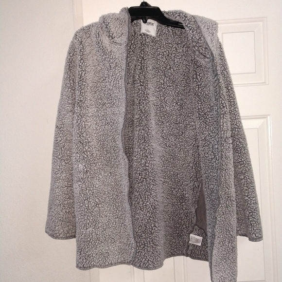 VS Pink gray Sherpa open front jacket, very gently used, M/L - Picture 8 of 13
